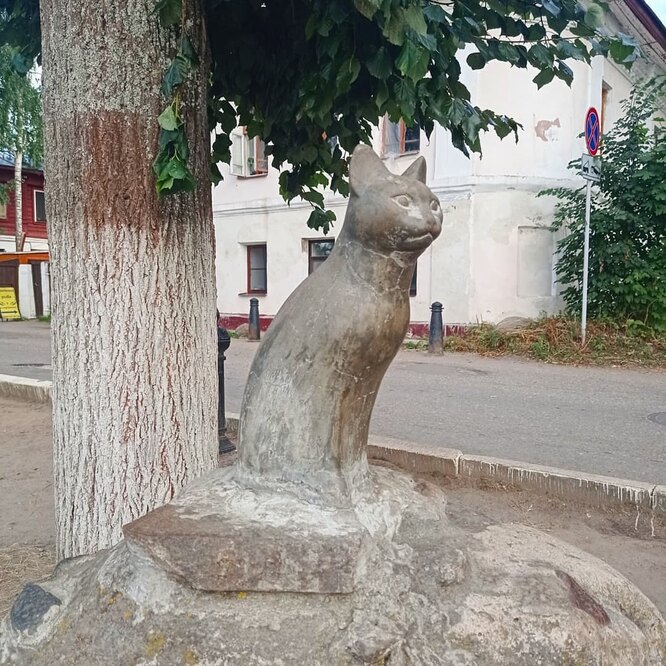 Йошкин — кот, Бегемот, Муха, Базарина и другие скульптуры кошек в разных городах